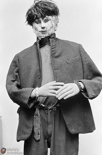 Edward-Paisnel-The-Beast-of-Jersey-true-crime-from-1971-A-manikin-dressed-in-the-disguise-that (1)